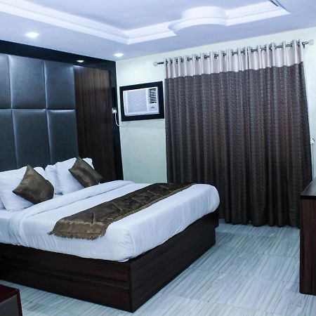 Six Diamond Hotel Ikeja Eksteriør billede